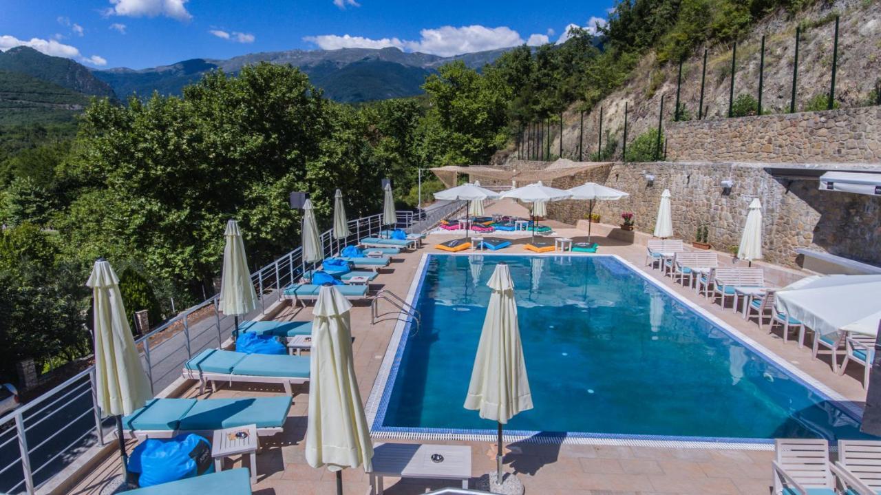 Nymfes Hotel Káto Loutrákion Esterno foto