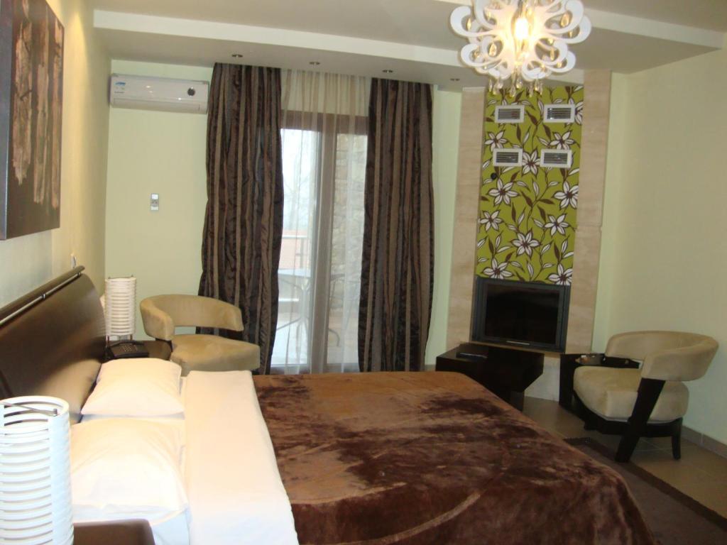 Nymfes Hotel Káto Loutrákion Esterno foto